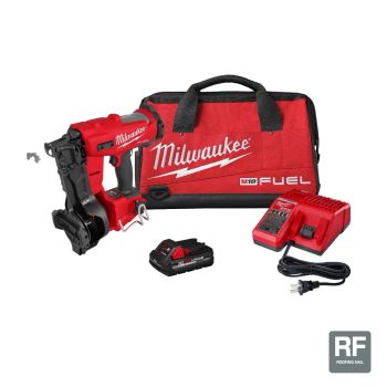 Milwaukee M18 FUELA Coil Roofing Nailer Kit